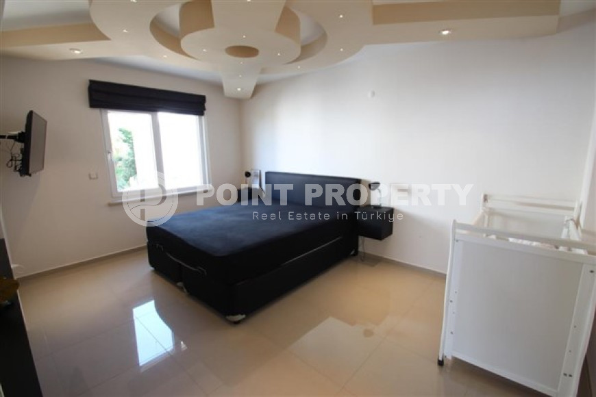 Роскошная вилла общей площадью 369 м2, с бассейном и садом в центральном районе Аланьи - Бекташ.-id-4019-фото-9