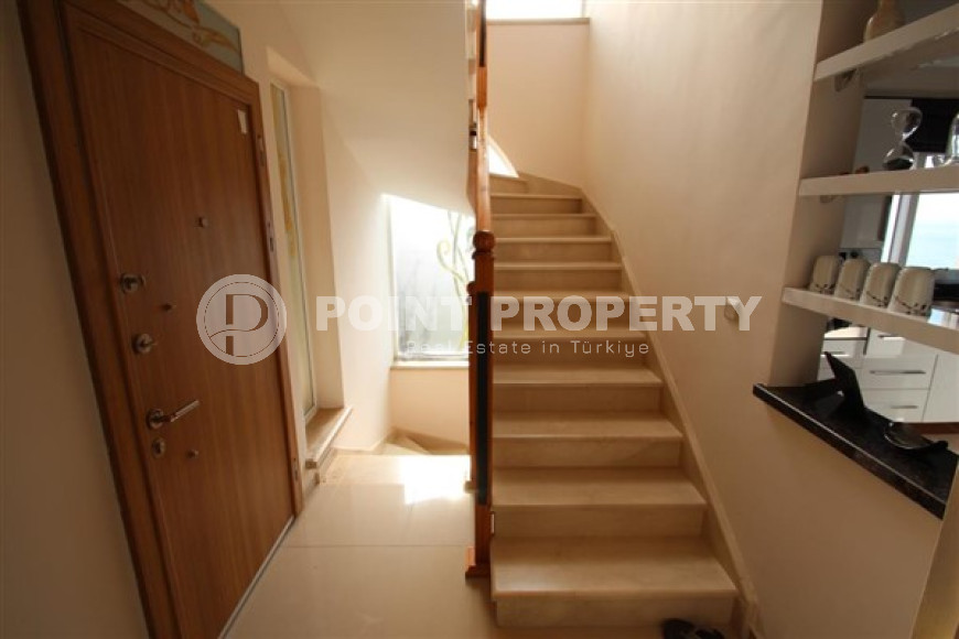 Роскошная вилла общей площадью 369 м2, с бассейном и садом в центральном районе Аланьи - Бекташ.-id-4019-фото-13