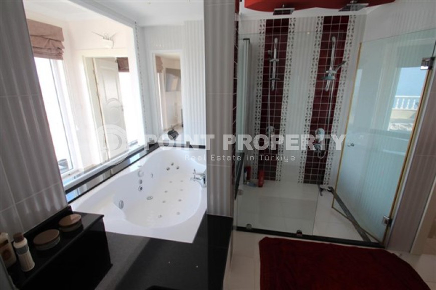 Роскошная вилла общей площадью 369 м2, с бассейном и садом в центральном районе Аланьи - Бекташ.-id-4019-фото-14