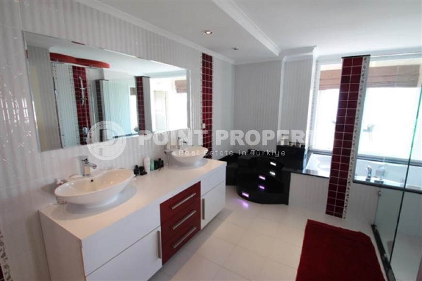 Роскошная вилла общей площадью 369 м2, с бассейном и садом в центральном районе Аланьи - Бекташ.-id-4019-фото-15