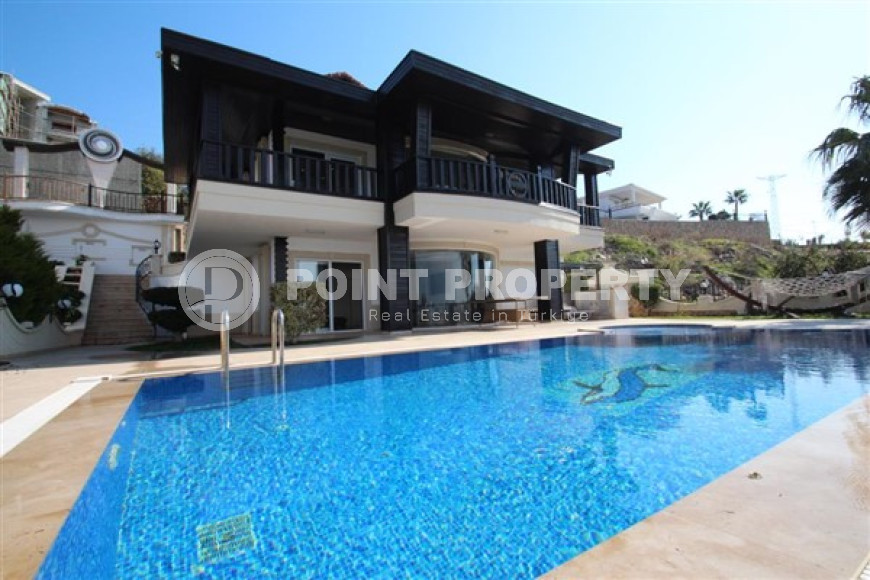 Роскошная вилла общей площадью 369 м2, с бассейном и садом в центральном районе Аланьи - Бекташ.-id-4019-фото-19