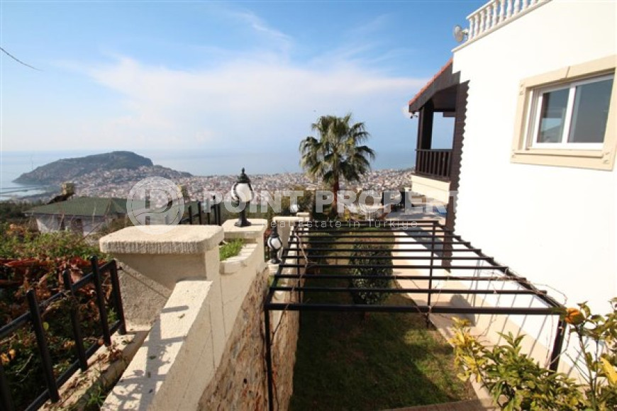 Роскошная вилла общей площадью 369 м2, с бассейном и садом в центральном районе Аланьи - Бекташ.-id-4019-фото-24