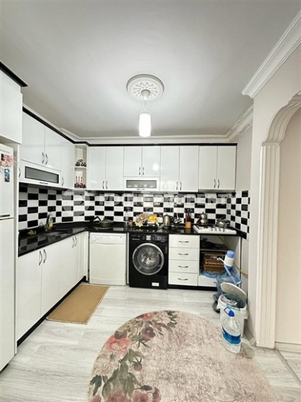 Bright 2+1 apartment with a classic interior in the center of Mahmutlar.-id-4020-photo-2