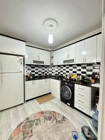 Bright 2+1 apartment with a classic interior in the center of Mahmutlar.-id-4020-photo-3