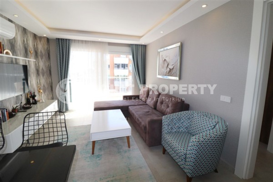 Small modern apartment on the 8th floor with panoramic views of the city and sea.-id-4021-photo-2