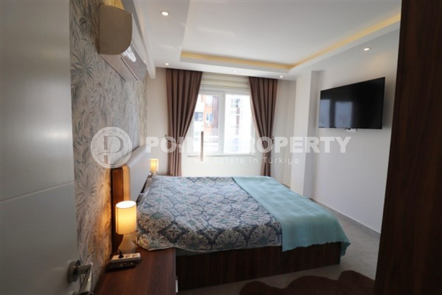 Small modern apartment on the 8th floor with panoramic views of the city and sea.-id-4021-photo-4