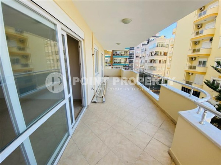 Apartment 2+1 with fine finishing 250 meters from the sea in the center of Alanya's popular Mahmutlar area.-id-4026-photo-6