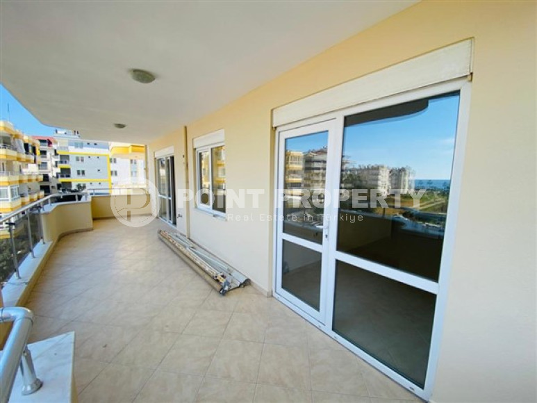 Apartment 2+1 with fine finishing 250 meters from the sea in the center of Alanya's popular Mahmutlar area.-id-4026-photo-7