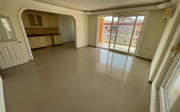 Spacious 2+1 apartment 200 meters from the beach and promenade. Suitable for obtaining a residence permit.-id-4027-photo-1
