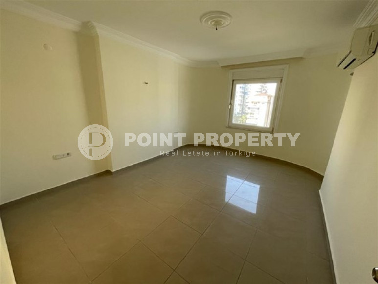 Spacious 2+1 apartment 200 meters from the beach and promenade. Suitable for obtaining a residence permit.-id-4027-photo-4