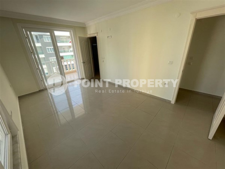 Spacious 2+1 apartment 200 meters from the beach and promenade. Suitable for obtaining a residence permit.-id-4027-photo-5