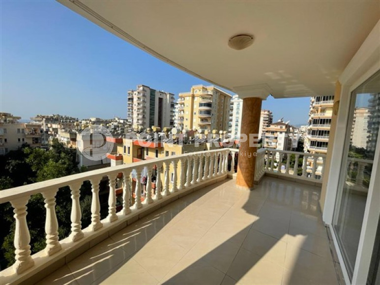 Spacious 2+1 apartment 200 meters from the beach and promenade. Suitable for obtaining a residence permit.-id-4027-photo-9