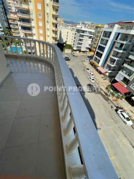 Spacious 2+1 apartment 200 meters from the beach and promenade. Suitable for obtaining a residence permit.-id-4027-photo-11