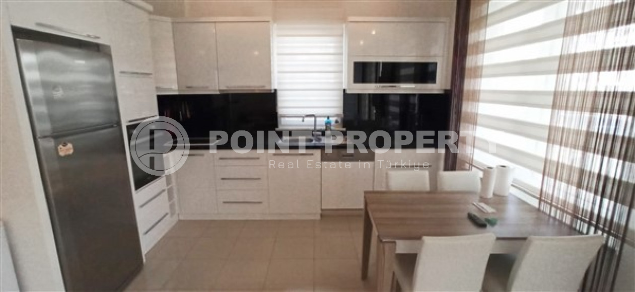 Готовая для проживания ухоженная квартира 115 м2 с двумя балконами, район Об-id-4030-фото-3