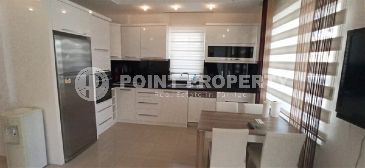 Готовая для проживания ухоженная квартира 115 м2 с двумя балконами, район Об-id-4030-фото-7