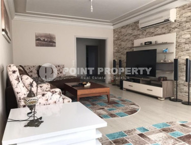 Large bright apartment 3+2, in the very center of Alanya with the possibility of obtaining a residence permit in Turkey.-id-4047-photo-1
