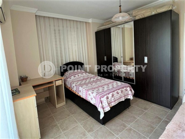 Bright apartment with two bedrooms 500 meters from the sea.-id-4056-photo-4