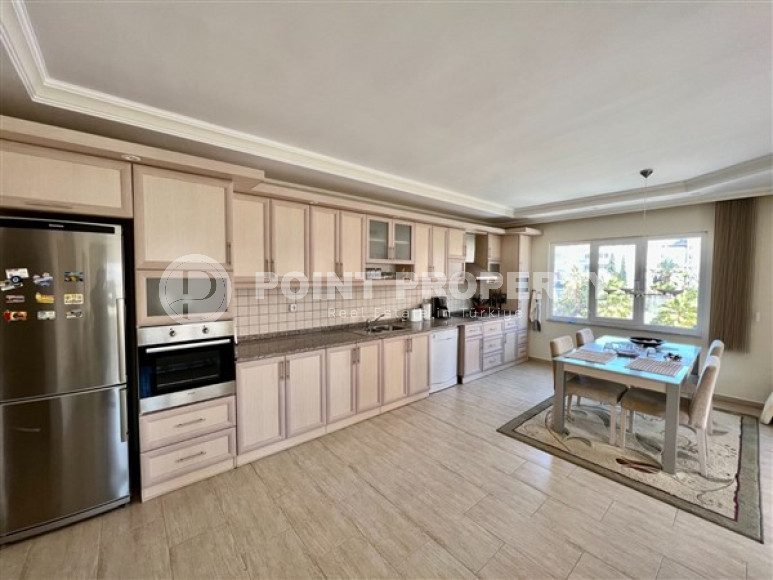 Spacious 2+1 apartment 400 meters from the sea in a comfortable area of Tosmur-id-4058-photo-4