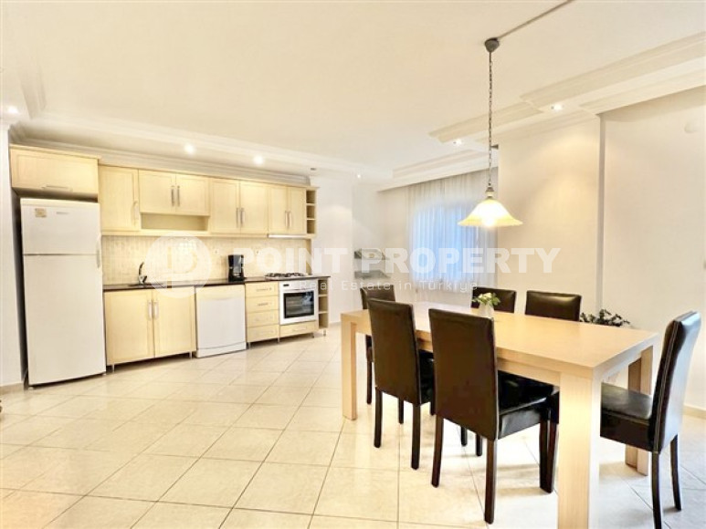 Готовая к проживанию трёхкомнатная квартира с двумя балконами и мебелью, центр Аланьи-id-4062-фото-2