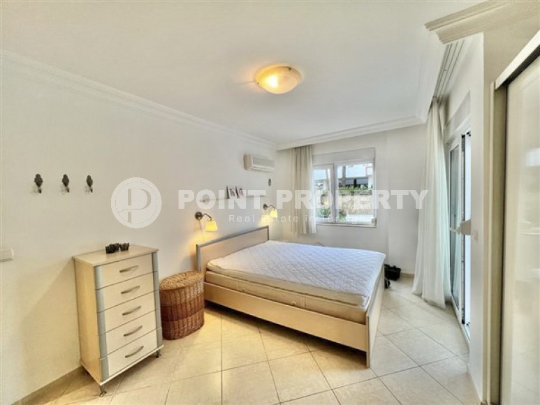 Готовая к проживанию трёхкомнатная квартира с двумя балконами и мебелью, центр Аланьи-id-4062-фото-8