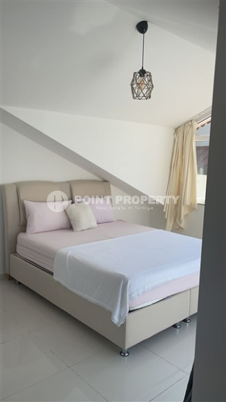 Spacious duplex with good repair, new furniture and appliances on the 5th floor with an attic on the seashore.-id-4070-photo-6