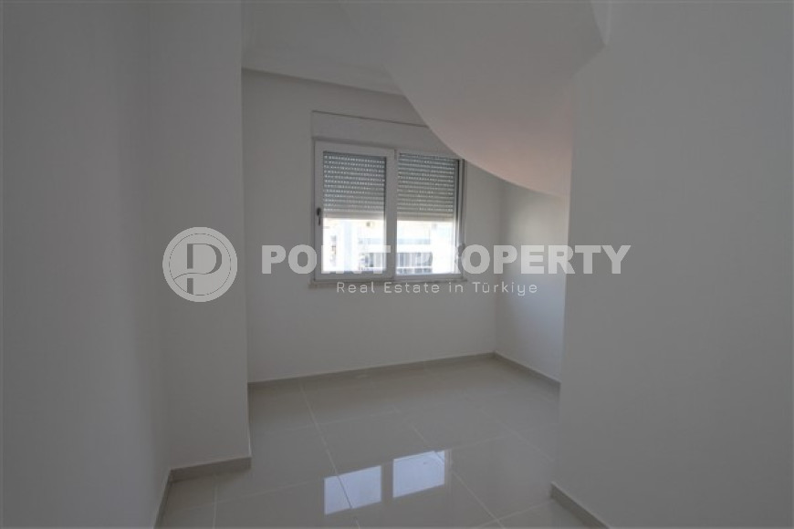 Spacious duplex with good repair, new furniture and appliances on the 5th floor with an attic on the seashore.-id-4070-photo-9