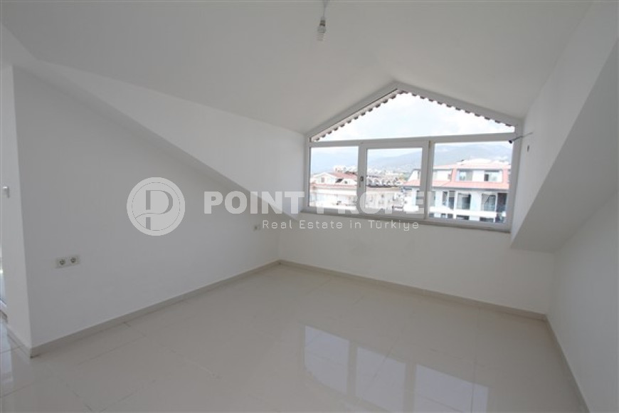 Spacious duplex with good repair, new furniture and appliances on the 5th floor with an attic on the seashore.-id-4070-photo-10