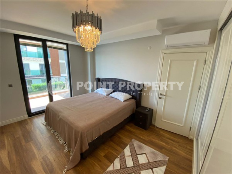 New furnished 1+1 apartment on the first line from the sea in the center of Kestel.-id-4071-photo-3