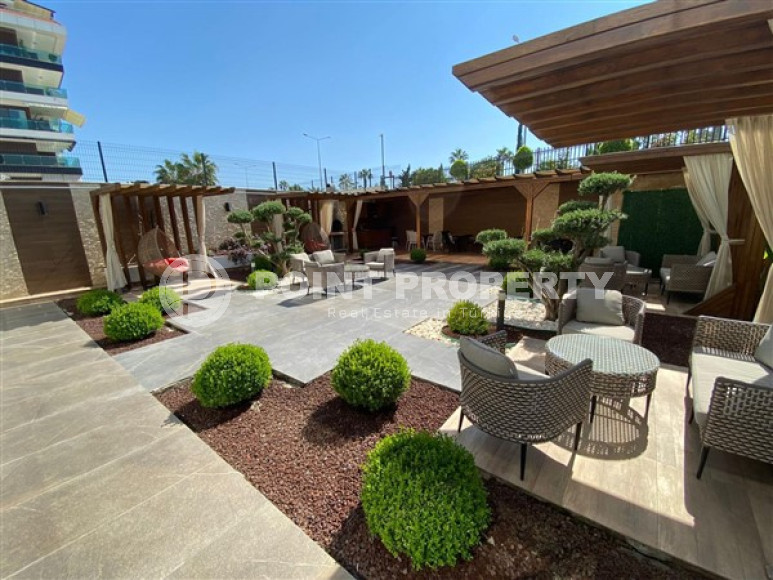 New furnished 1+1 apartment on the first line from the sea in the center of Kestel.-id-4071-photo-8