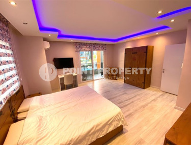 Прекрасная большая двухуровневая квартира 2+1, общей площадью 155 м2, в 150 метрах от пляжа и набережной.-id-4073-фото-5