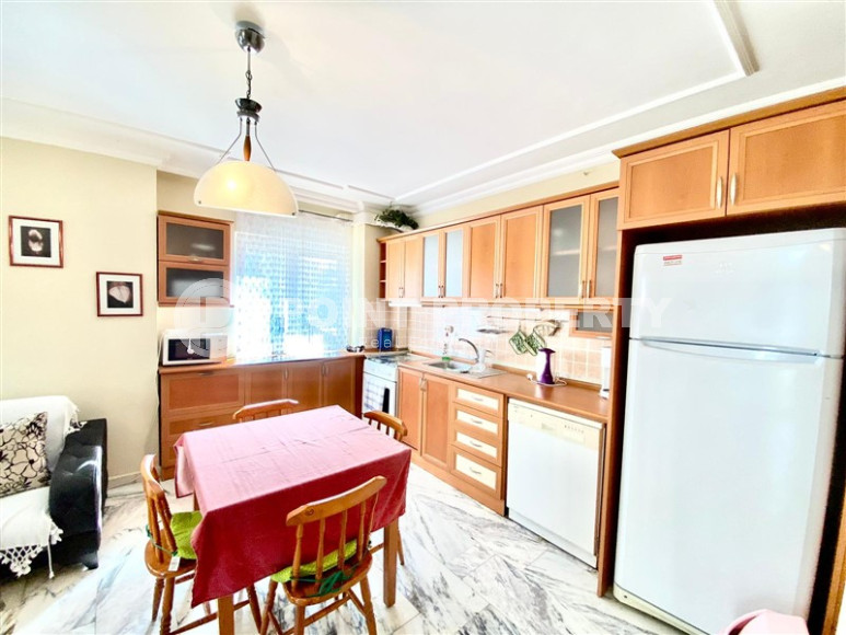 Ухоженная квартира с площадью 100 м2 в самом центре Аланьи. Продается с мебелью.-id-4088-фото-6