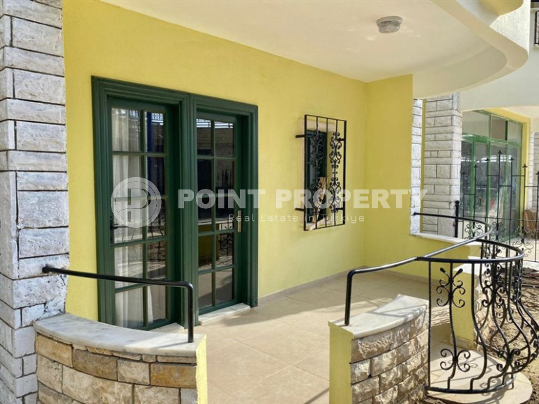 Small apartment 50 m2 on the seashore in a complex with a hotel concept, Mahmutlar district-id-4089-photo-7