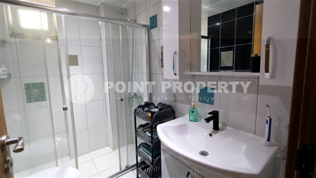 Cozy inexpensive three-room apartment 105 m2 with two balconies, Oba district-id-4090-photo-4