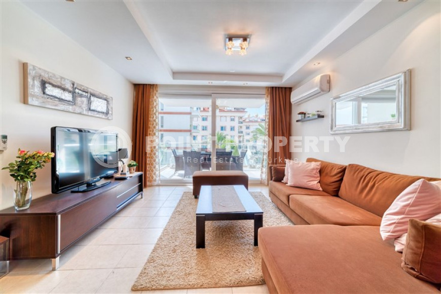 Светлые апартаменты с современным дизайном, мебелью и бытовой техникой в 800 метрах от моря.-id-4094-фото-2