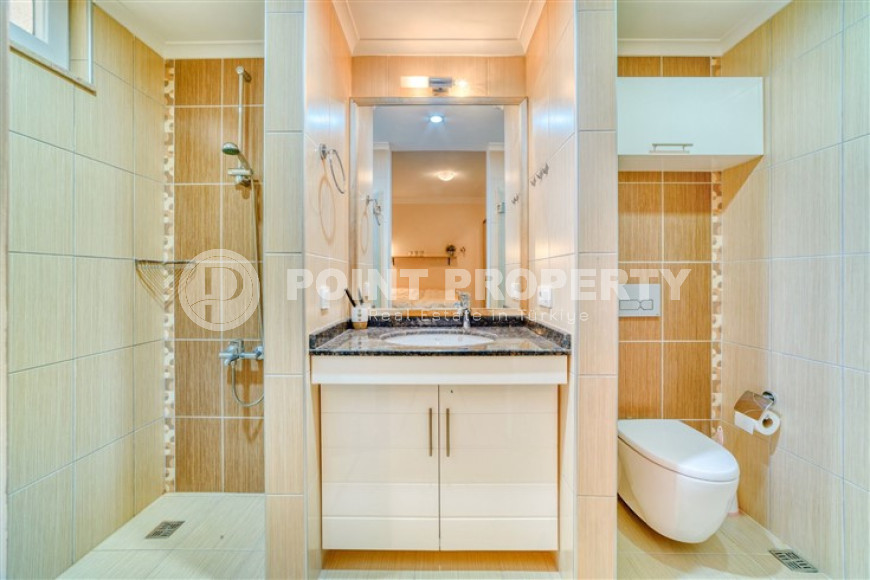 Светлые апартаменты с современным дизайном, мебелью и бытовой техникой в 800 метрах от моря.-id-4094-фото-10
