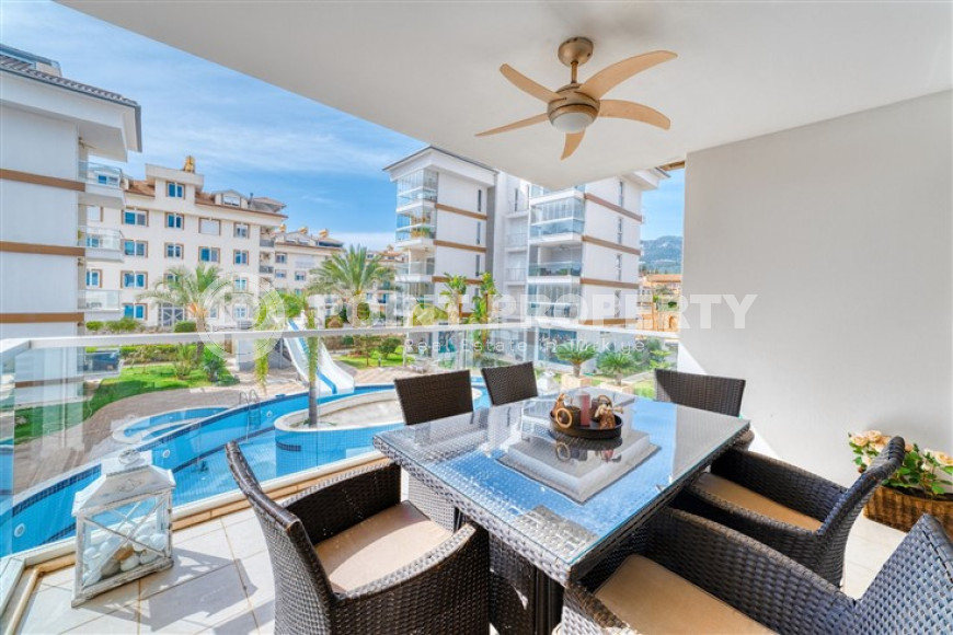 Светлые апартаменты с современным дизайном, мебелью и бытовой техникой в 800 метрах от моря.-id-4094-фото-12