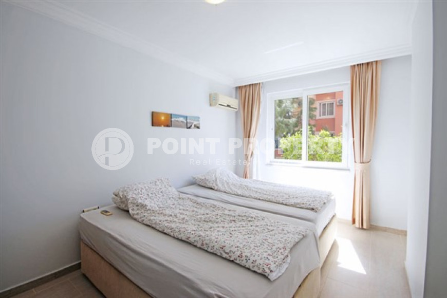 Beautiful bright apartment 2+1, with a total area of 120 m2, on the seashore in the center of Mahmutlar.-id-4095-photo-4