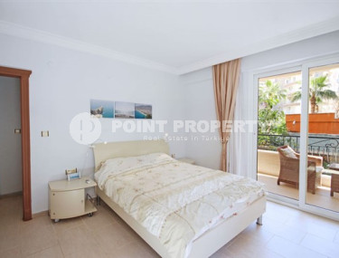 Beautiful bright apartment 2+1, with a total area of 120 m2, on the seashore in the center of Mahmutlar.-id-4095-photo-5