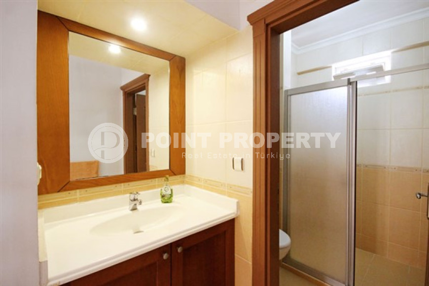 Beautiful bright apartment 2+1, with a total area of 120 m2, on the seashore in the center of Mahmutlar.-id-4095-photo-6