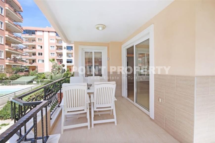 Beautiful bright apartment 2+1, with a total area of 120 m2, on the seashore in the center of Mahmutlar.-id-4095-photo-8
