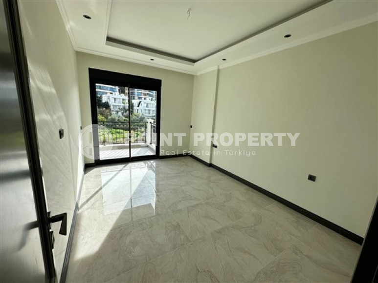 New 1+1 apartment with fine finishing in a luxury residential complex in the comfortable Kargicak area.-id-4121-photo-4