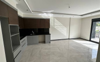New 1+1 apartment with fine finishing in a luxury residential complex in the comfortable Kargicak area.-id-4121-photo-3