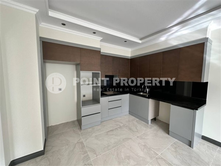 New 1+1 apartment with fine finishing in a luxury residential complex in the comfortable Kargicak area.-id-4121-photo-2