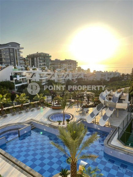 New 1+1 apartment with fine finishing in a luxury residential complex in the comfortable Kargicak area.-id-4121-photo-9