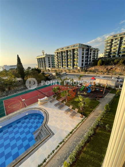 New 1+1 apartment with fine finishing in a luxury residential complex in the comfortable Kargicak area.-id-4121-photo-11