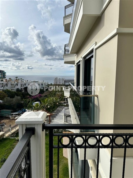 New 1+1 apartment with fine finishing in a luxury residential complex in the comfortable Kargicak area.-id-4121-photo-7