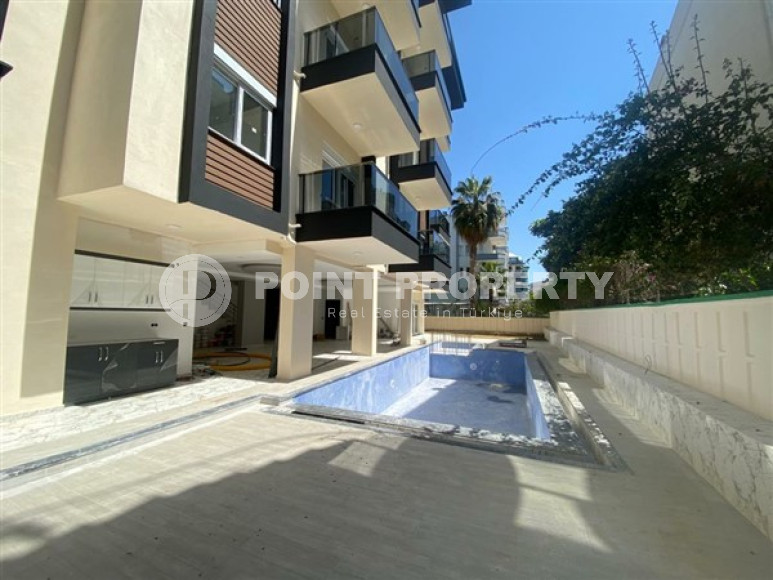 Две небольшие квартиры 1+1 на 1-м и 2-м этажах в новом комплексе на завершающем этапе строительства. Срок ввода объекта в эксплуатацию – май 2023 года.-id-4124-фото-12