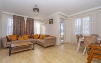 Spacious three-bedroom apartment on the 7th floor in the center of Mahmutlar.-id-4130-photo-1