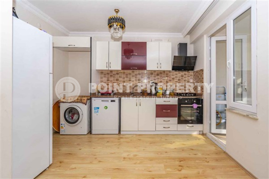 Spacious three-bedroom apartment on the 7th floor in the center of Mahmutlar.-id-4130-photo-3