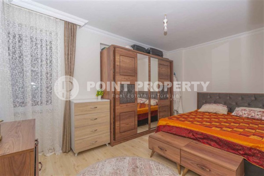 Spacious three-bedroom apartment on the 7th floor in the center of Mahmutlar.-id-4130-photo-4